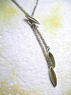 "TWO LEAVES" NECKLACE